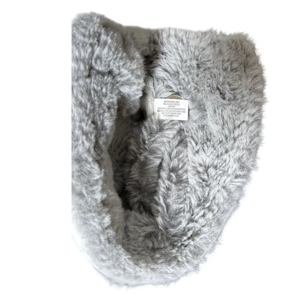 Men Puffer Slipper Boots White Size 10-11 Faux Fur Lined Indoor Cozy winter
